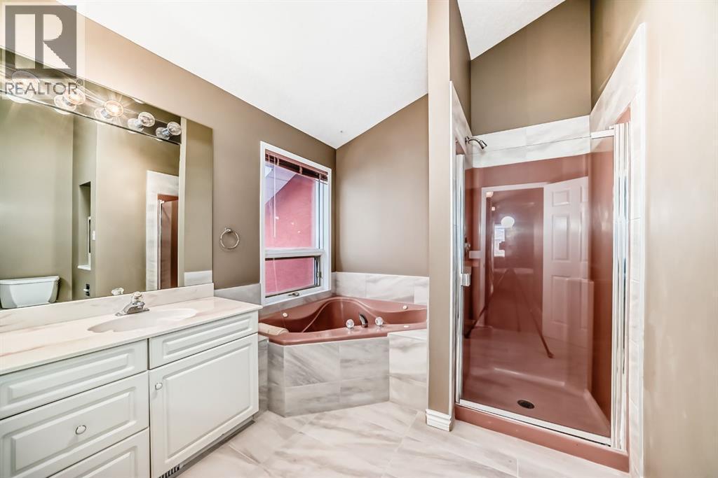 8373 Edgevalley Drive Nw, Calgary, AB - Indoor Photo Showing Bathroom