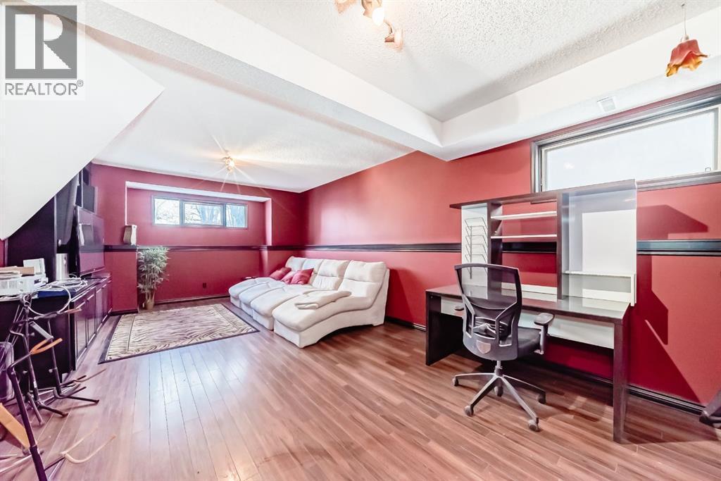 8373 Edgevalley Drive Nw, Calgary, AB - Indoor