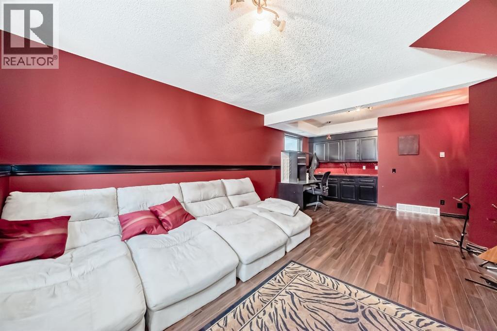 8373 Edgevalley Drive Nw, Calgary, AB - Indoor