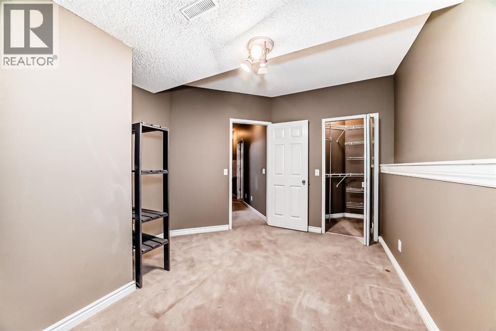 8373 Edgevalley Drive Nw, Calgary, AB - Indoor Photo Showing Other Room