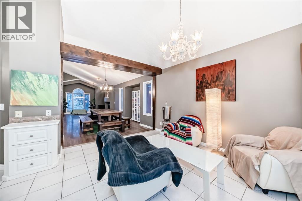 8373 Edgevalley Drive Nw, Calgary, AB - Indoor