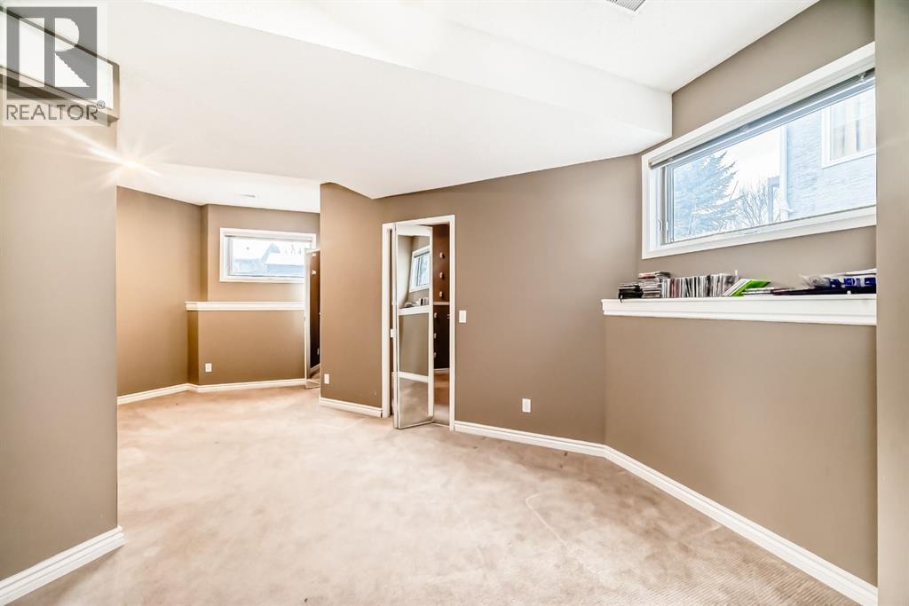 8373 Edgevalley Drive Nw, Calgary, AB - Indoor Photo Showing Other Room