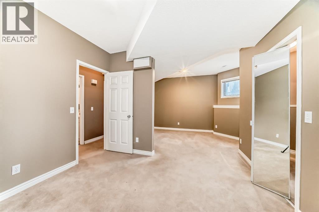 8373 Edgevalley Drive Nw, Calgary, AB - Indoor Photo Showing Other Room