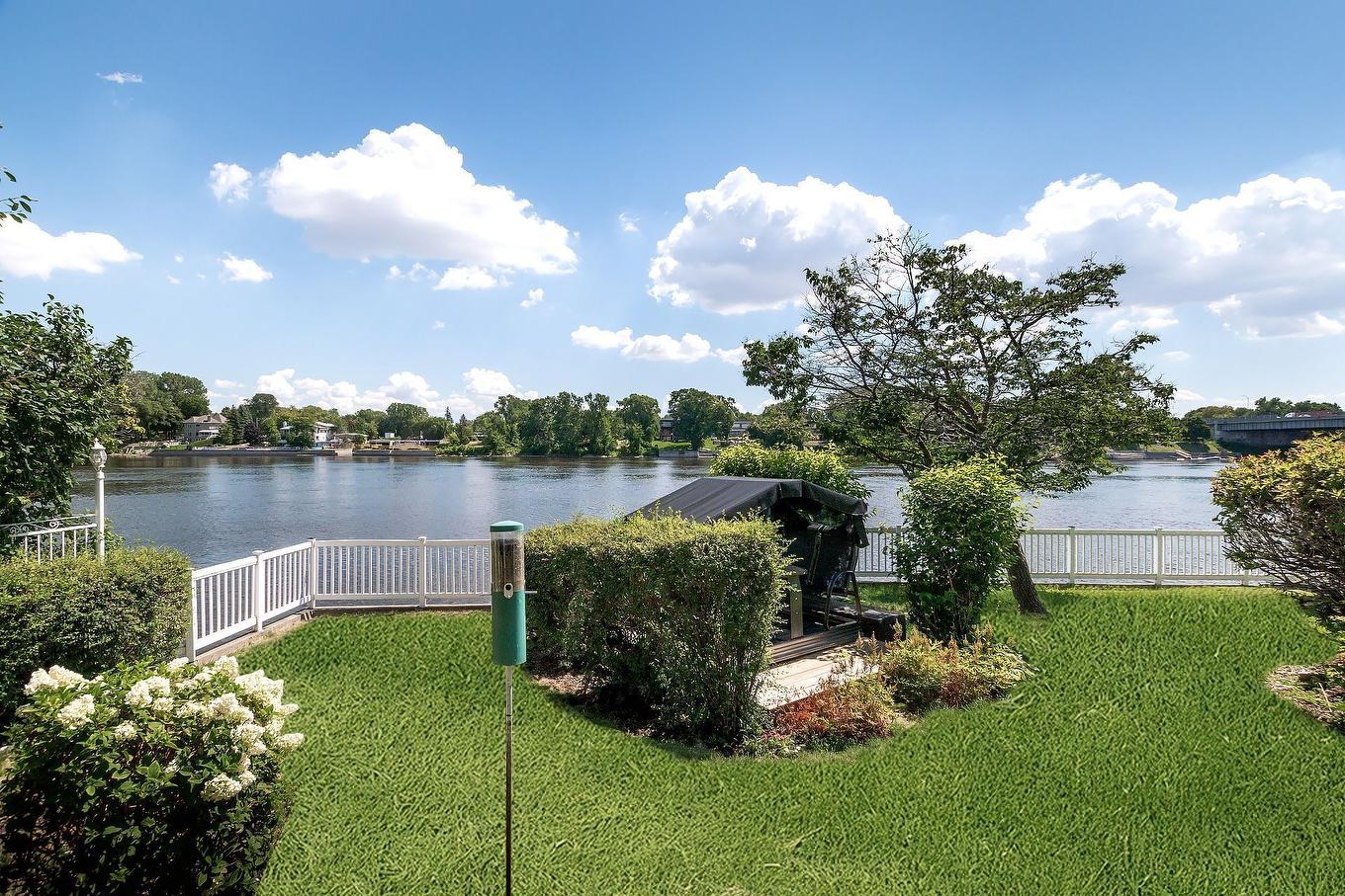 Jardin - 1 Av. Sauriol, Laval (Laval-Des-Rapides), QC