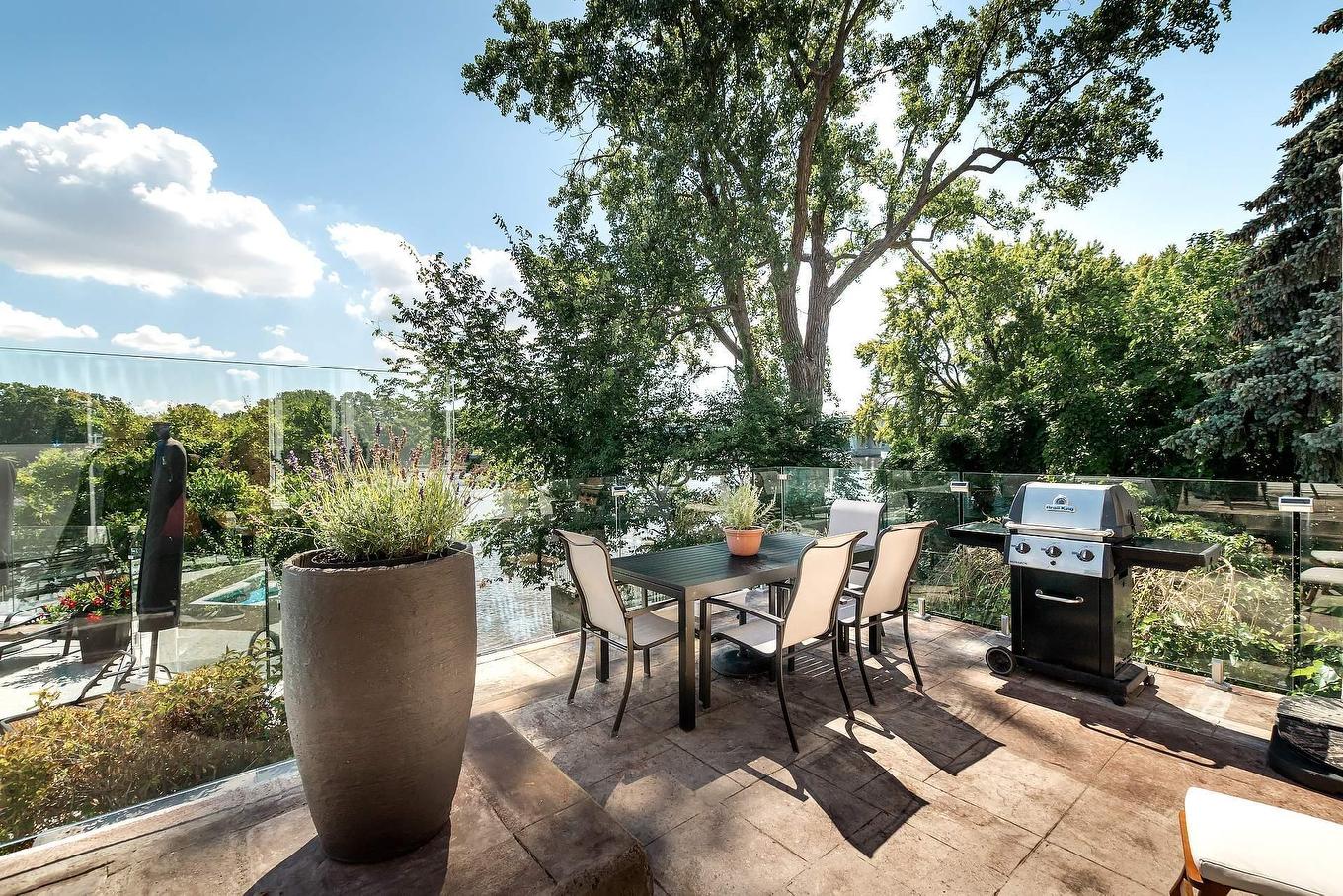 Autre - 1 Av. Sauriol, Laval (Laval-Des-Rapides), QC