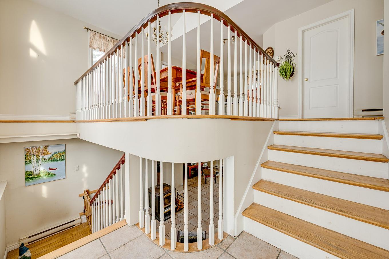 Hall d'entrée/Vestibule - 1076 Rue Monette, Prévost, QC - Indoor Photo Showing Other Room