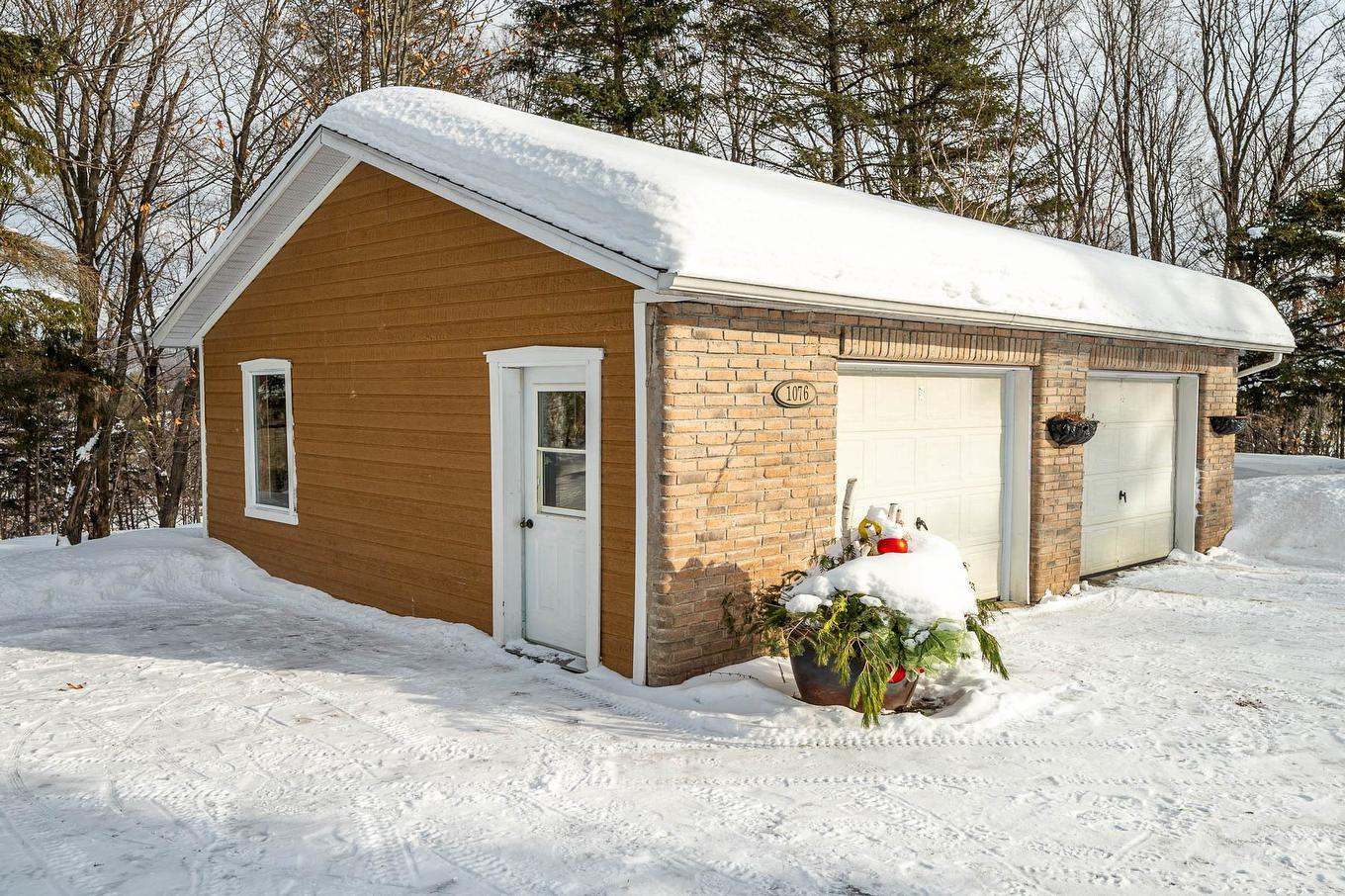 Garage - 1076 Rue Monette, Prévost, QC - Outdoor With Exterior