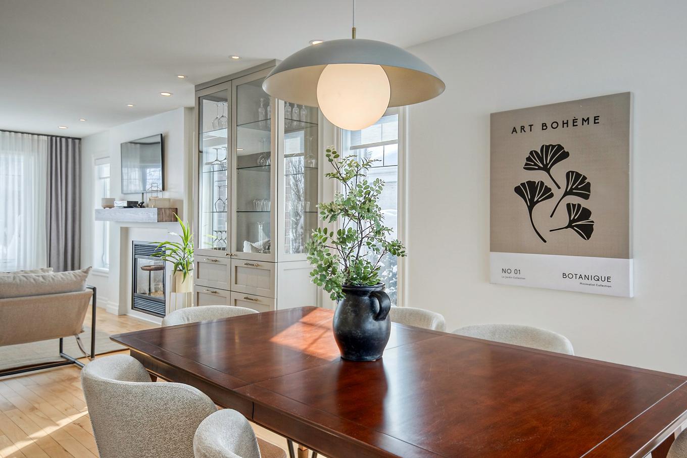 Salle à manger - 2470 Rue Patenaude, Longueuil (Saint-Hubert), QC - Indoor With Fireplace