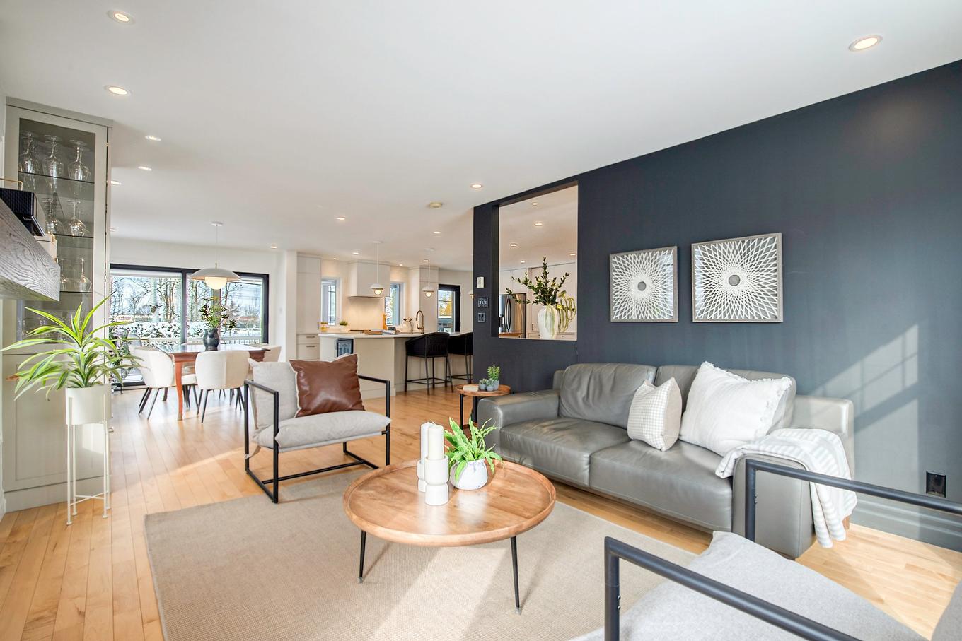 Salon - 2470 Rue Patenaude, Longueuil (Saint-Hubert), QC - Indoor Photo Showing Living Room