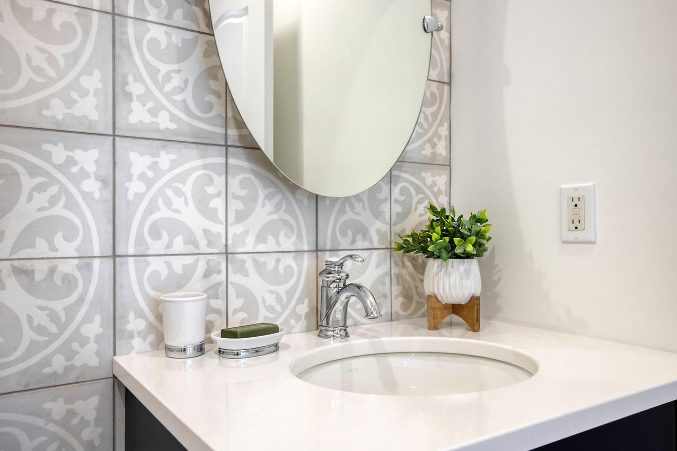 Salle d'eau - 2470 Rue Patenaude, Longueuil (Saint-Hubert), QC - Indoor Photo Showing Bathroom