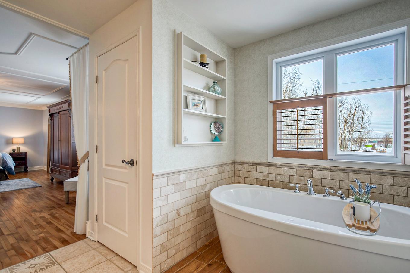 Salle de bains attenante à la CCP - 2470 Rue Patenaude, Longueuil (Saint-Hubert), QC - Indoor Photo Showing Bathroom