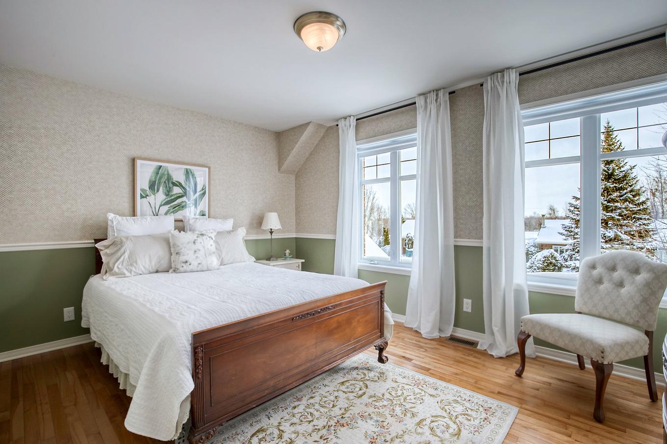 Chambre à coucher - 2470 Rue Patenaude, Longueuil (Saint-Hubert), QC - Indoor Photo Showing Bedroom