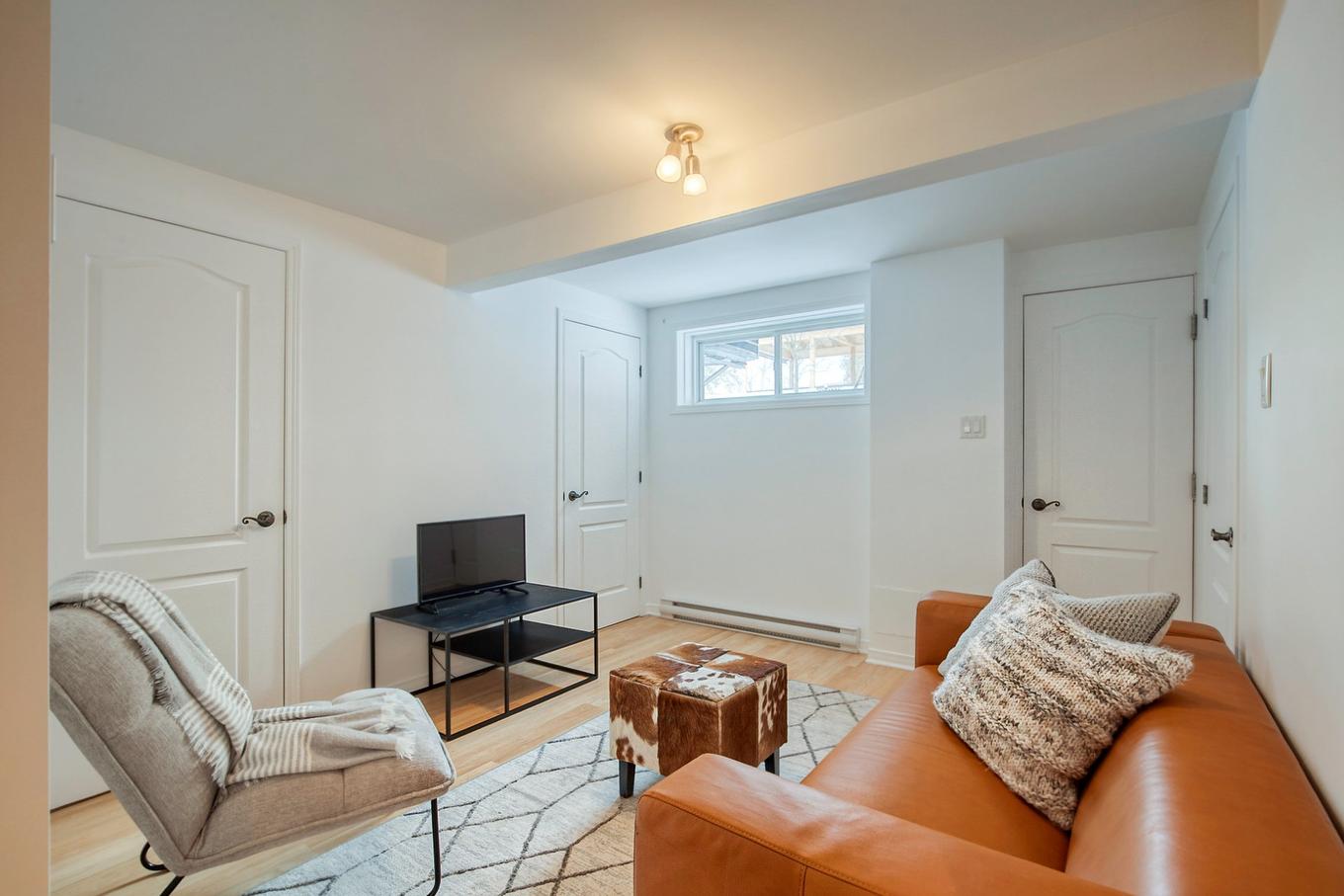 Salle de jeux - 2470 Rue Patenaude, Longueuil (Saint-Hubert), QC - Indoor