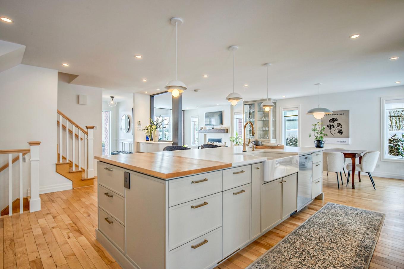 Cuisine - 2470 Rue Patenaude, Longueuil (Saint-Hubert), QC - Indoor Photo Showing Kitchen With Upgraded Kitchen