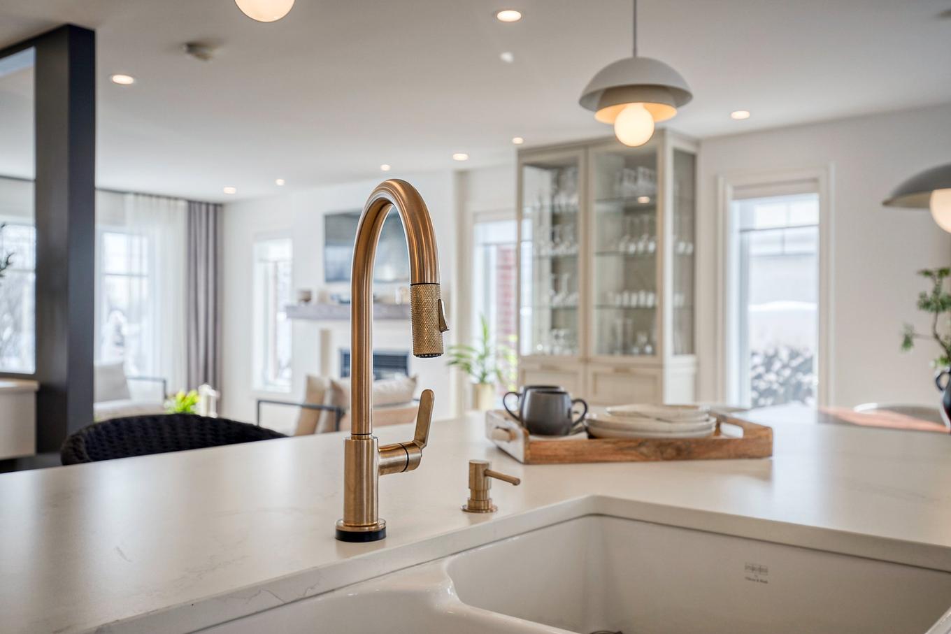 Cuisine - 2470 Rue Patenaude, Longueuil (Saint-Hubert), QC - Indoor