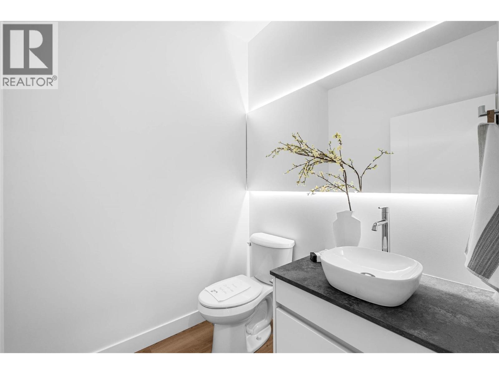 5050 Sun Rivers Drive, Kamloops, BC - Indoor Photo Showing Bathroom