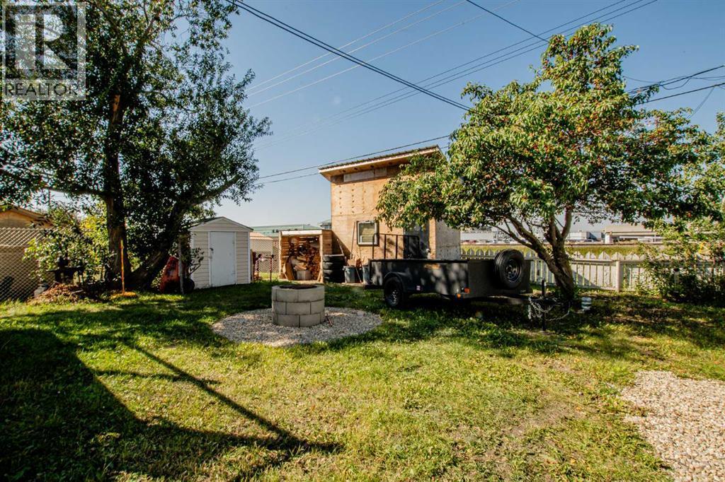 11808 98 Street, Grande Prairie, AB - Outdoor