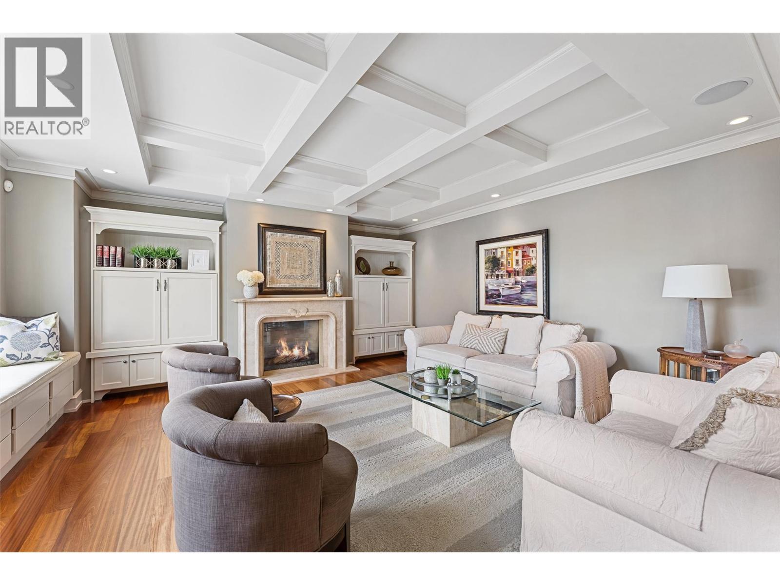 427 Long Ridge Drive, Kelowna, BC - Indoor Photo Showing Living Room With Fireplace