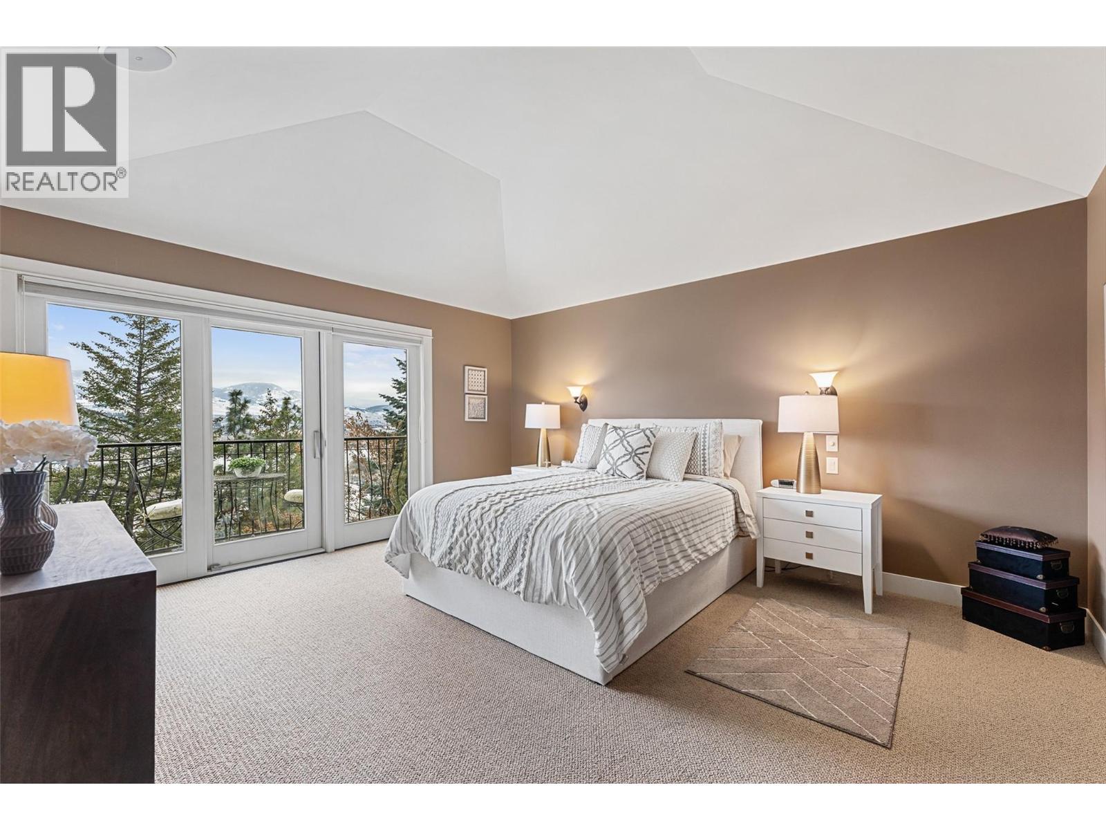 427 Long Ridge Drive, Kelowna, BC - Indoor Photo Showing Bedroom