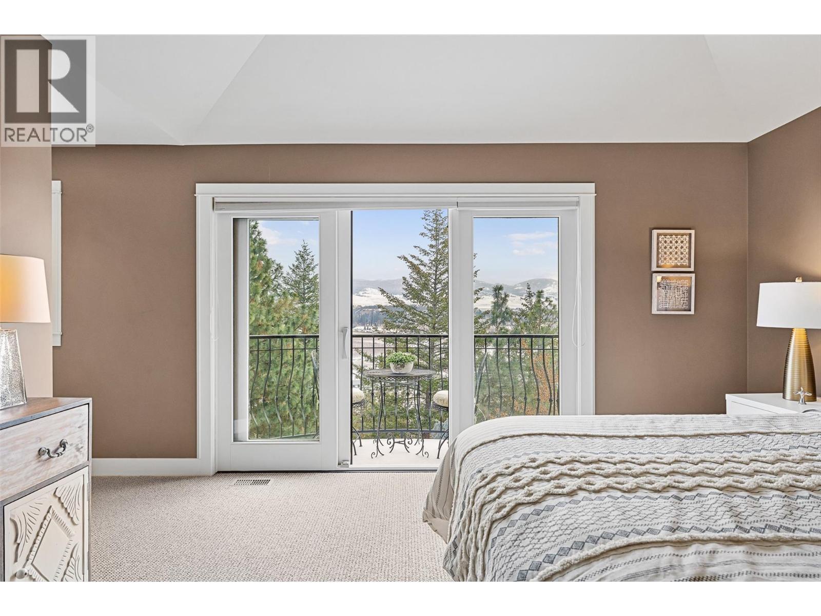 427 Long Ridge Drive, Kelowna, BC - Indoor Photo Showing Bedroom