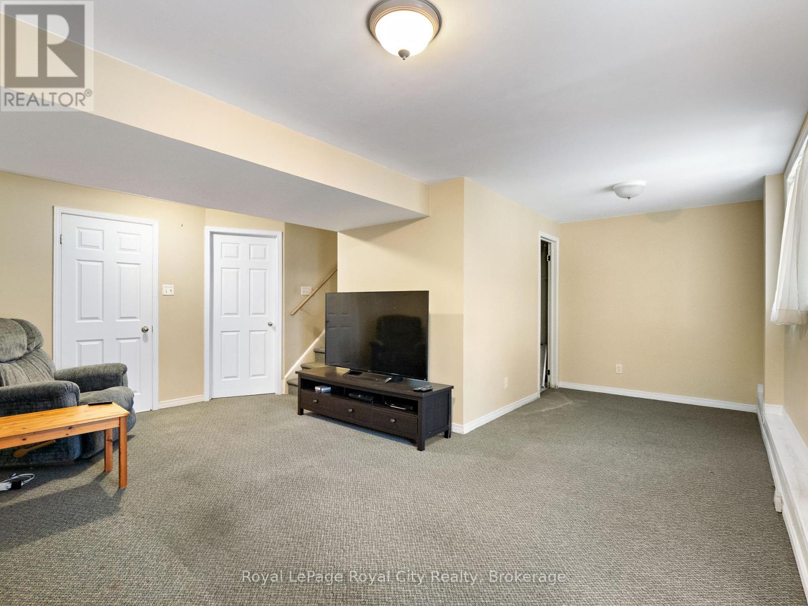 47 Schroder Crescent, Guelph (Grange Road), ON - Indoor