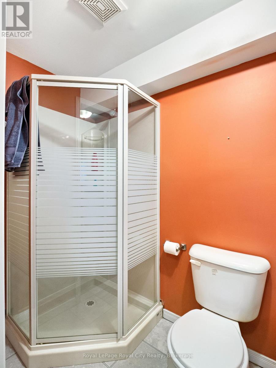 47 Schroder Crescent, Guelph (Grange Road), ON - Indoor Photo Showing Bathroom