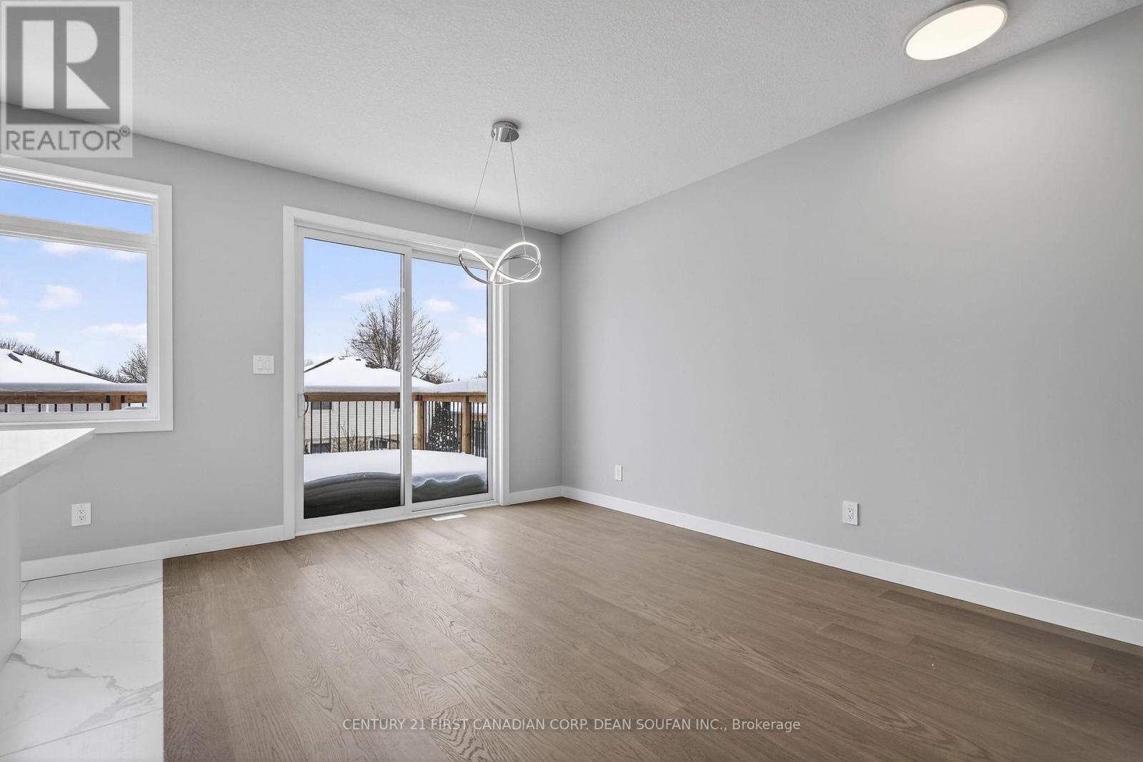 18 - 349 Southdale Road E, London South (South W), ON - Indoor Photo Showing Other Room
