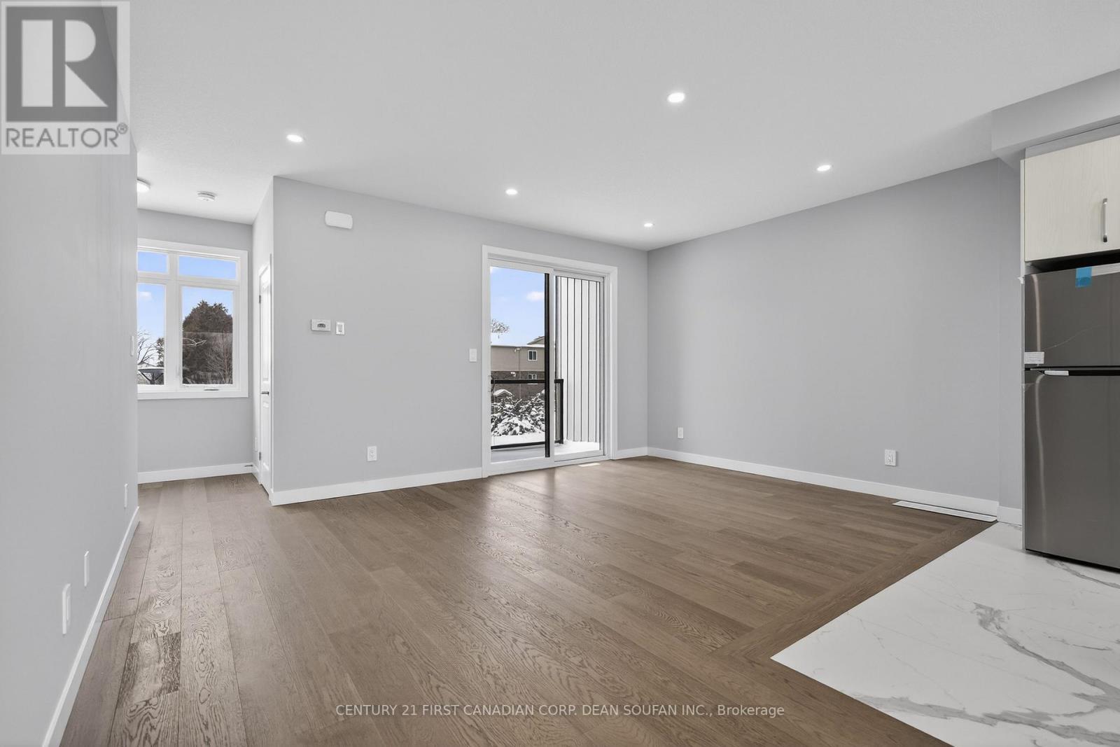 18 - 349 Southdale Road E, London South (South W), ON - Indoor