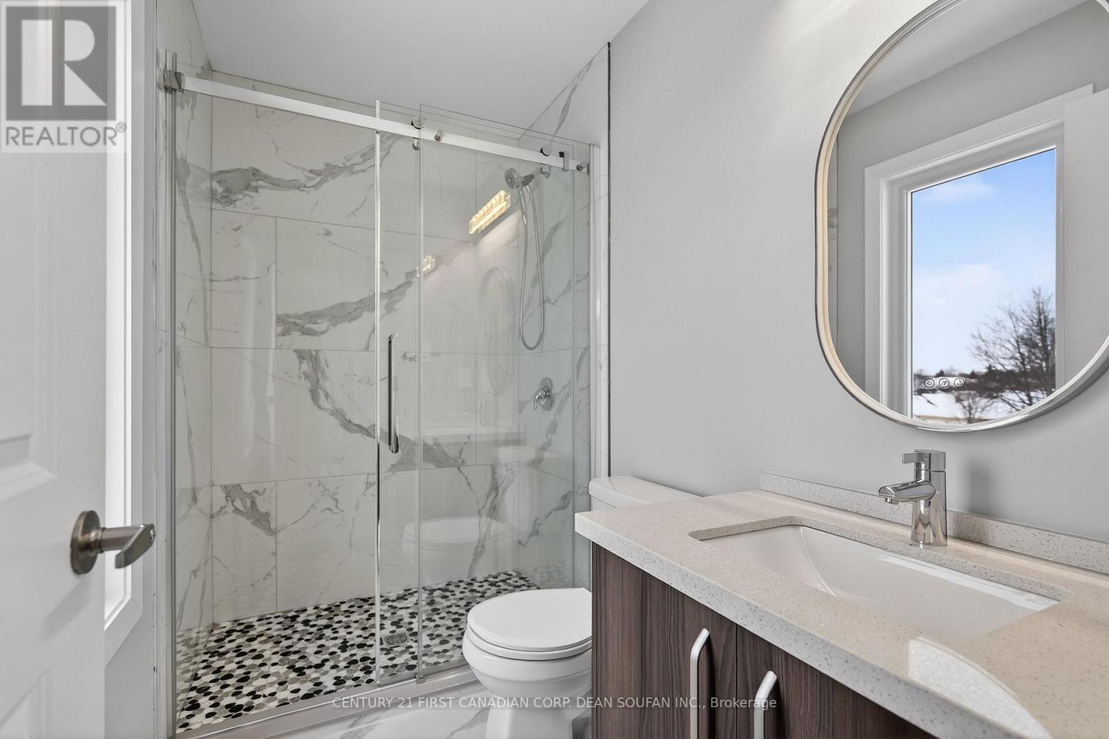 18 - 349 Southdale Road E, London South (South W), ON - Indoor Photo Showing Bathroom