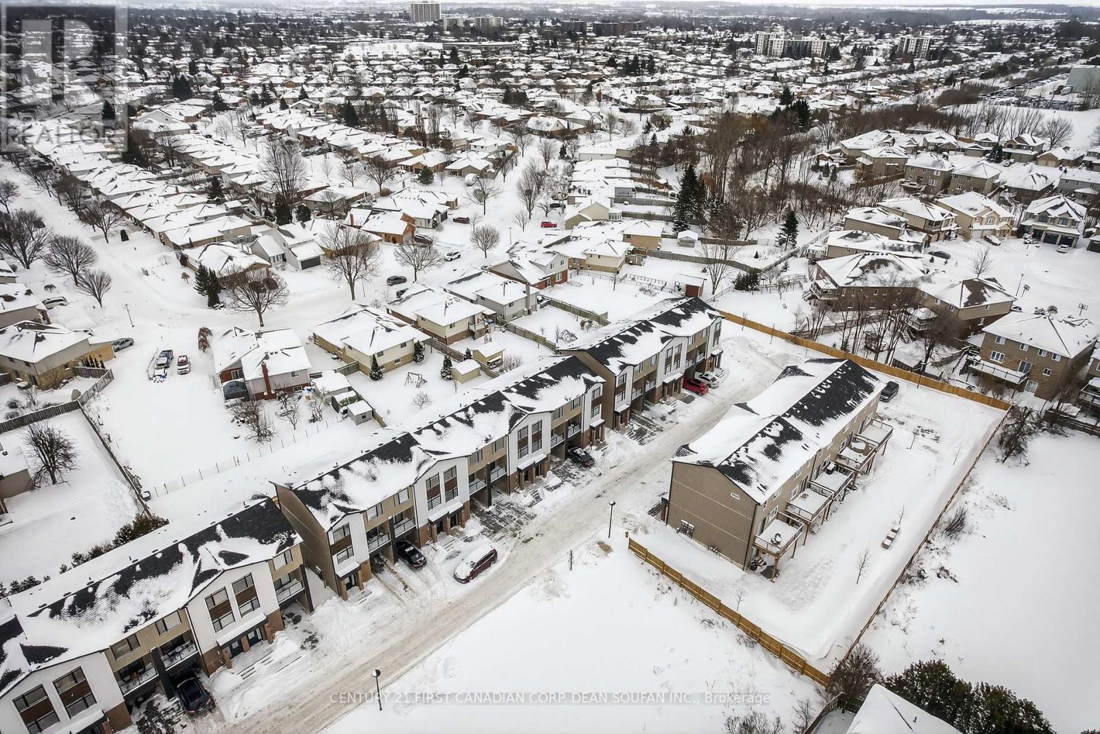 18 - 349 Southdale Road E, London South (South W), ON - With View