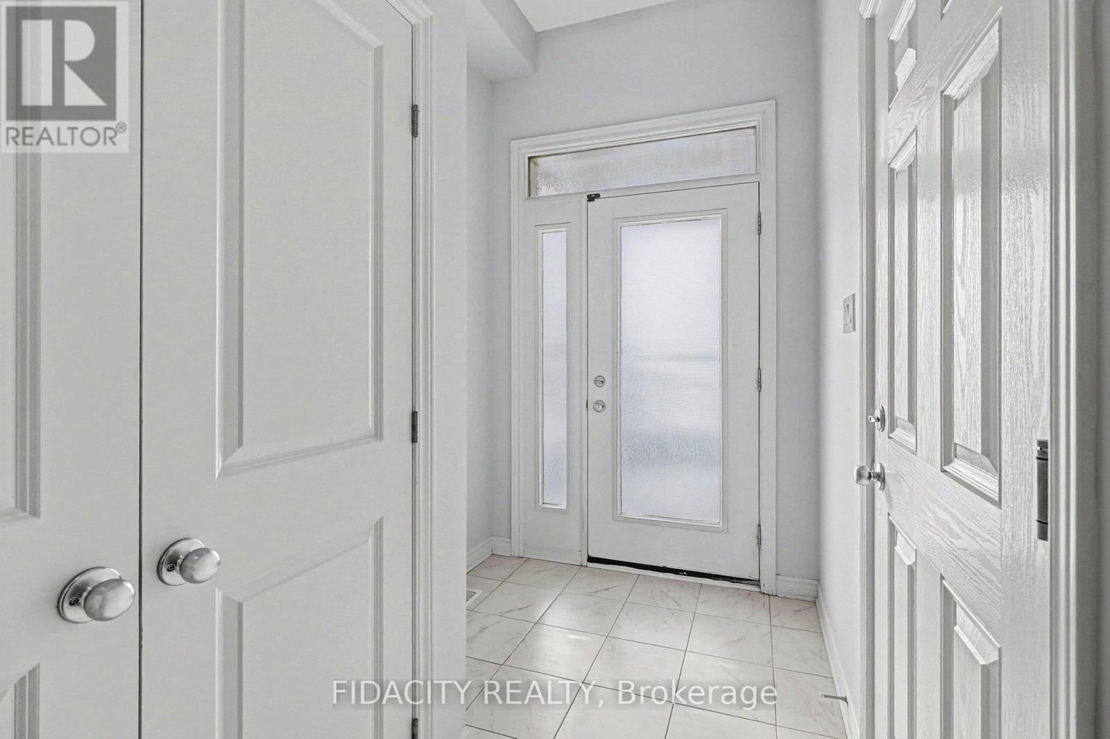 919 Antonio Farley Street, Ottawa, ON - Indoor Photo Showing Other Room