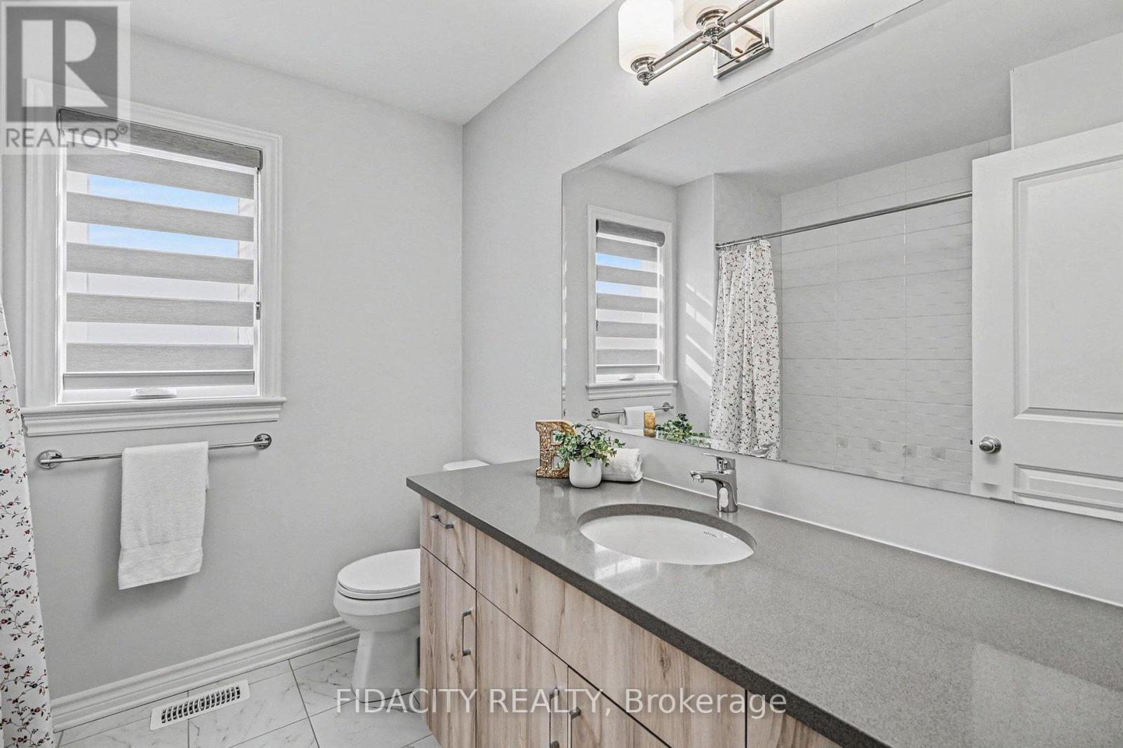 919 Antonio Farley Street, Ottawa, ON - Indoor Photo Showing Bathroom