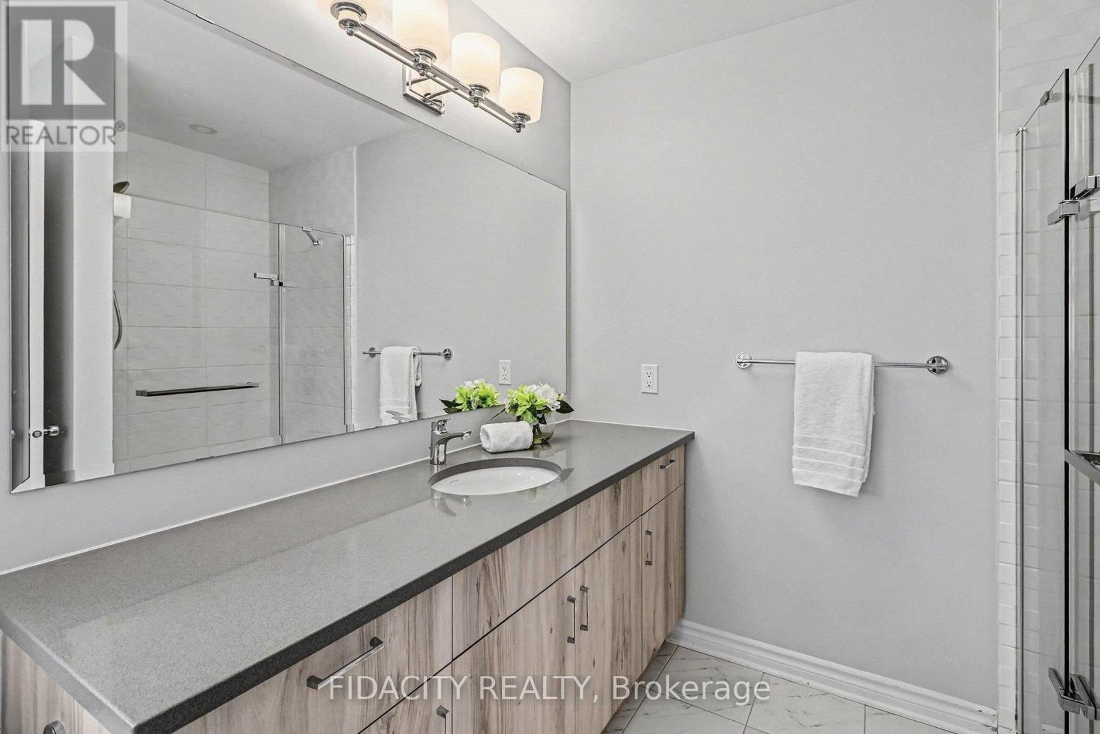 919 Antonio Farley Street, Ottawa, ON - Indoor Photo Showing Bathroom