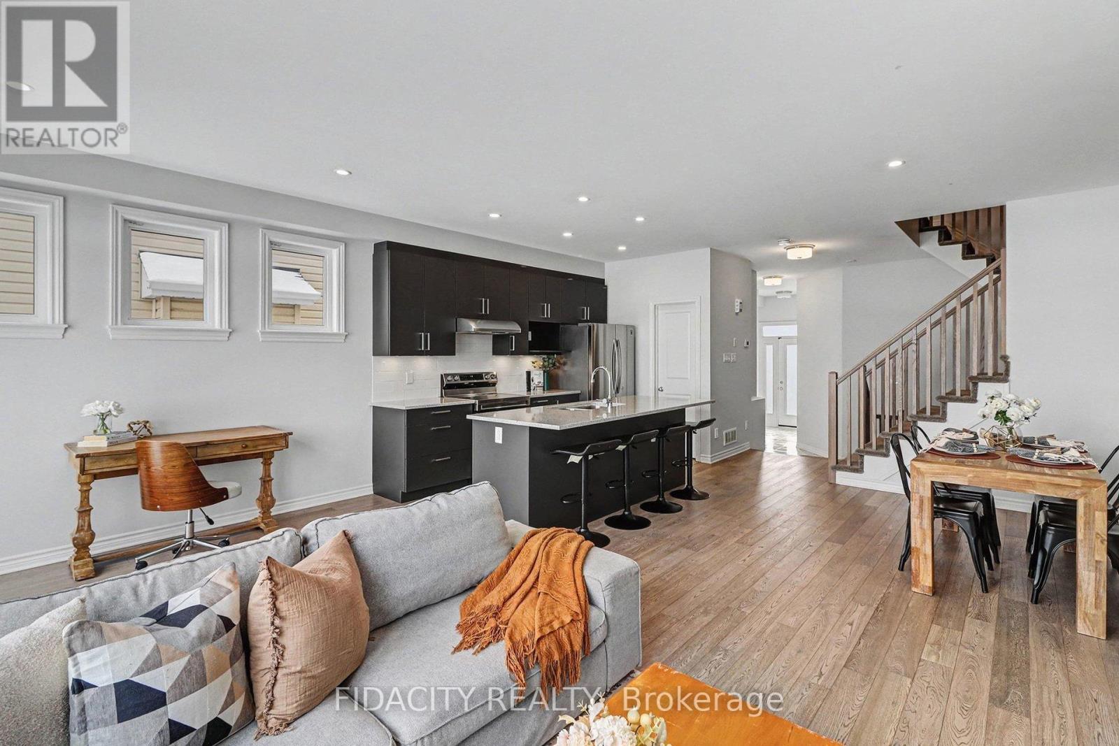 919 Antonio Farley Street, Ottawa, ON - Indoor