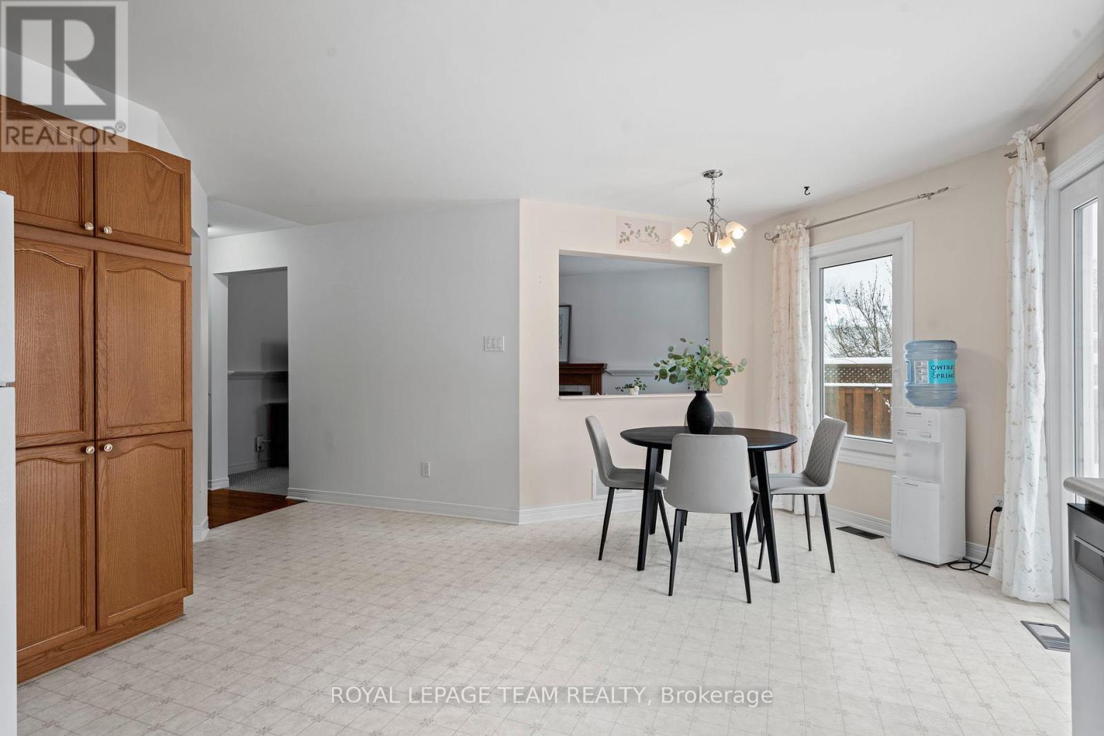 27 Avonmore Crescent, Ottawa, ON - Indoor