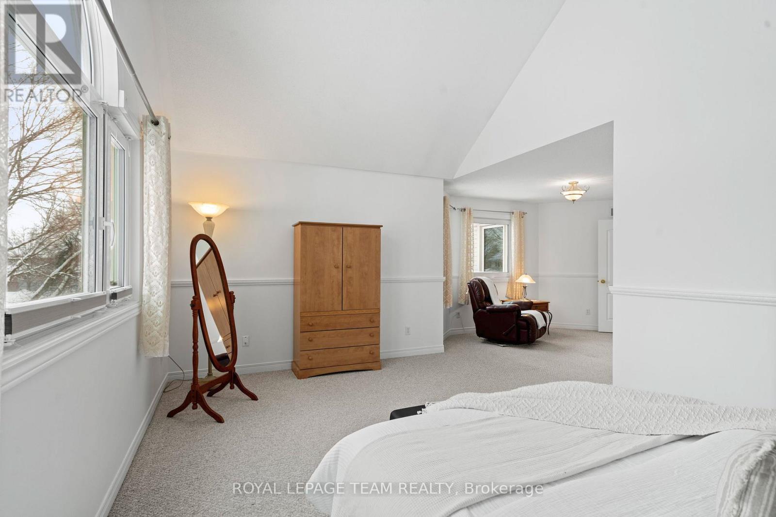 27 Avonmore Crescent, Ottawa, ON - Indoor Photo Showing Bedroom