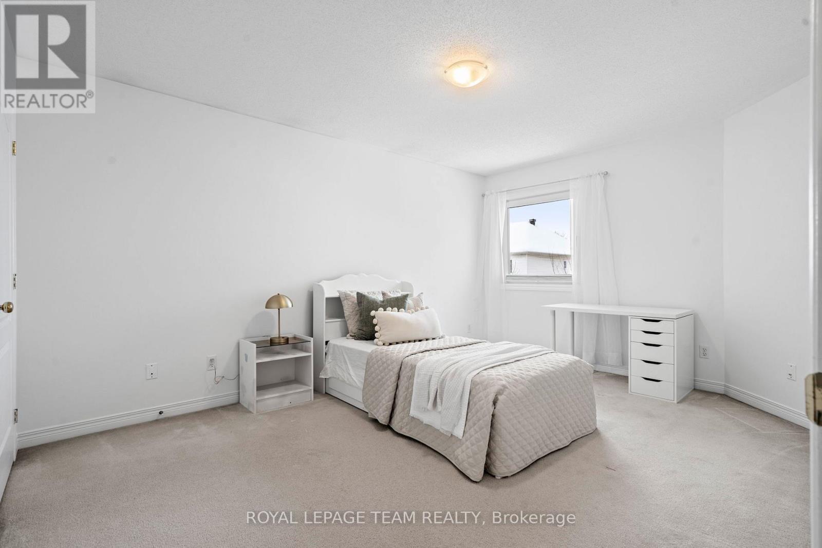 27 Avonmore Crescent, Ottawa, ON - Indoor Photo Showing Bedroom