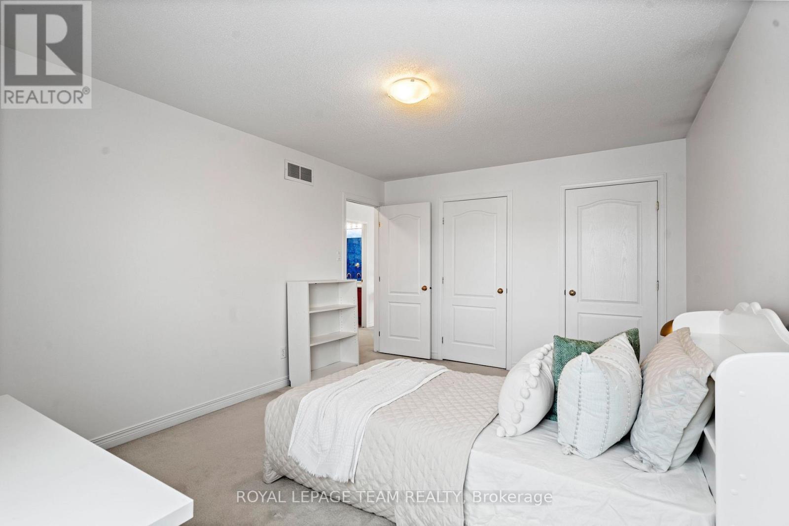 27 Avonmore Crescent, Ottawa, ON - Indoor Photo Showing Bedroom