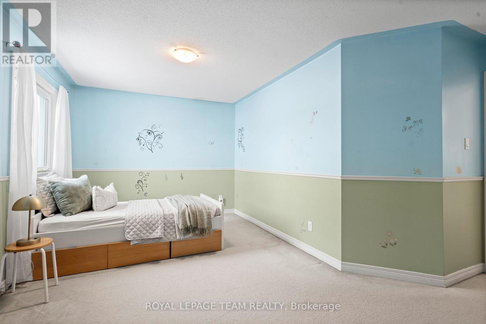 27 Avonmore Crescent, Ottawa, ON - Indoor