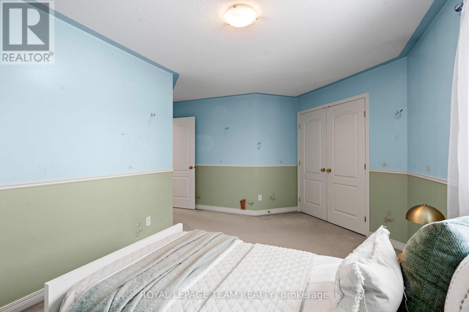 27 Avonmore Crescent, Ottawa, ON - Indoor Photo Showing Bedroom