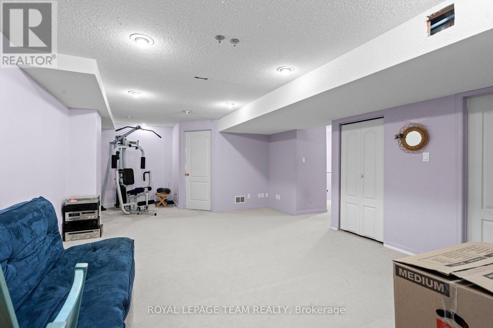 27 Avonmore Crescent, Ottawa, ON - Indoor