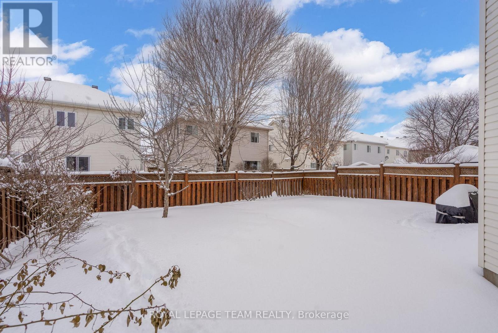 27 Avonmore Crescent, Ottawa, ON - Outdoor