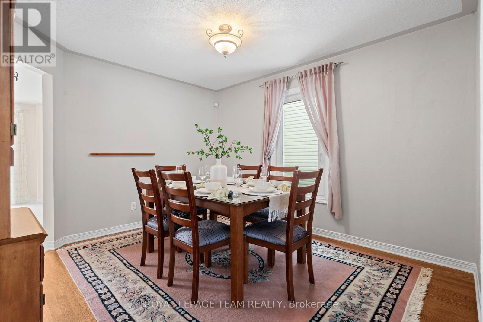 27 Avonmore Crescent, Ottawa, ON - Indoor Photo Showing Dining Room