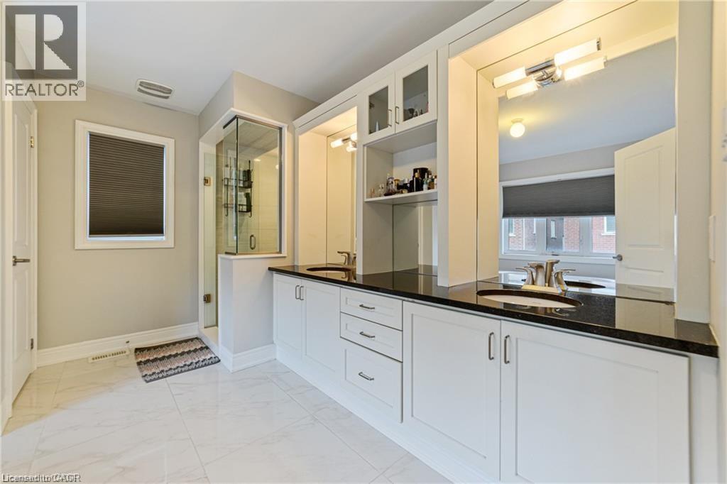 24 Macbean Crescent, Waterdown, ON - Indoor Photo Showing Bathroom
