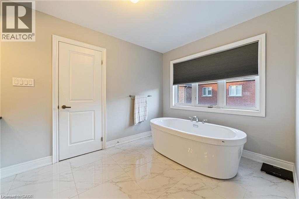 24 Macbean Crescent, Waterdown, ON - Indoor Photo Showing Bathroom