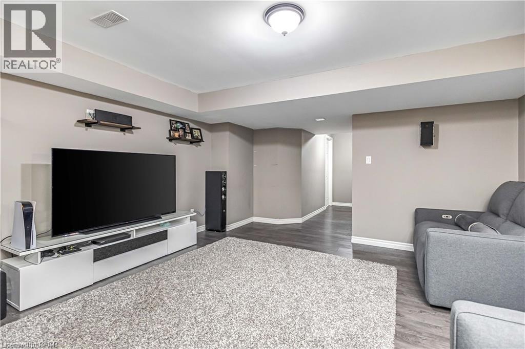 24 Macbean Crescent, Waterdown, ON - Indoor