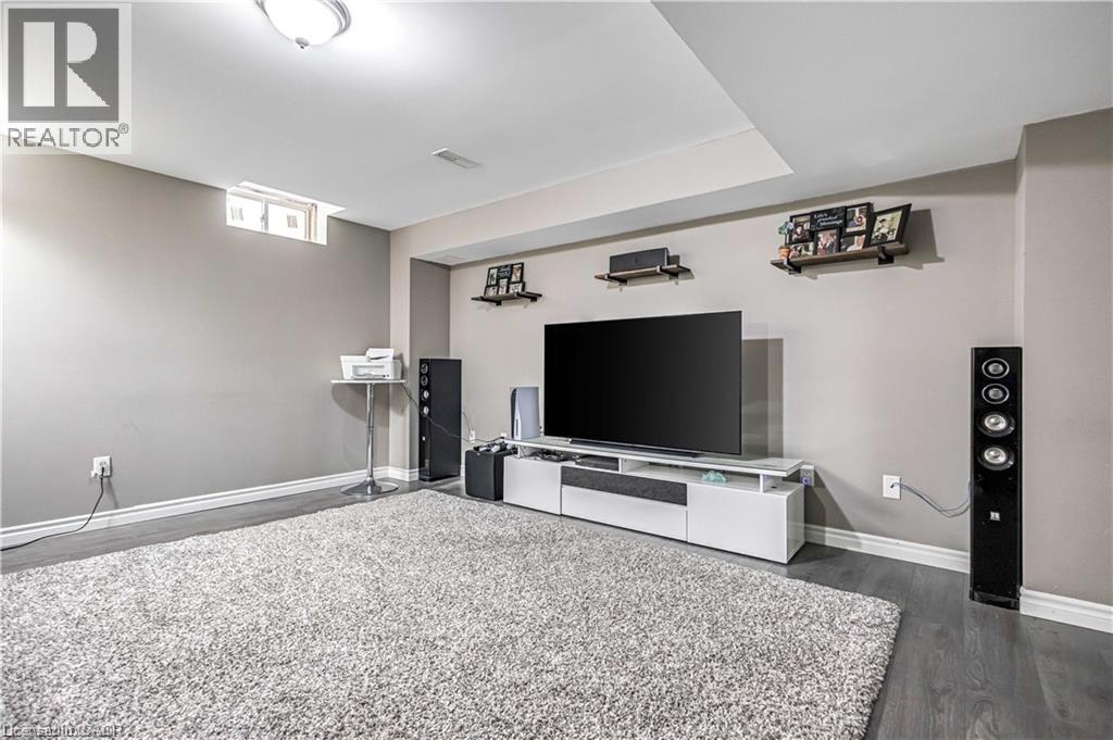 24 Macbean Crescent, Waterdown, ON - Indoor