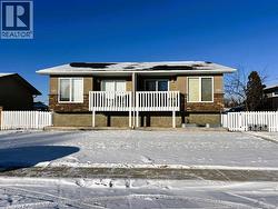 492 Hilton Crescent NE Medicine Hat, AB T1C 1E5