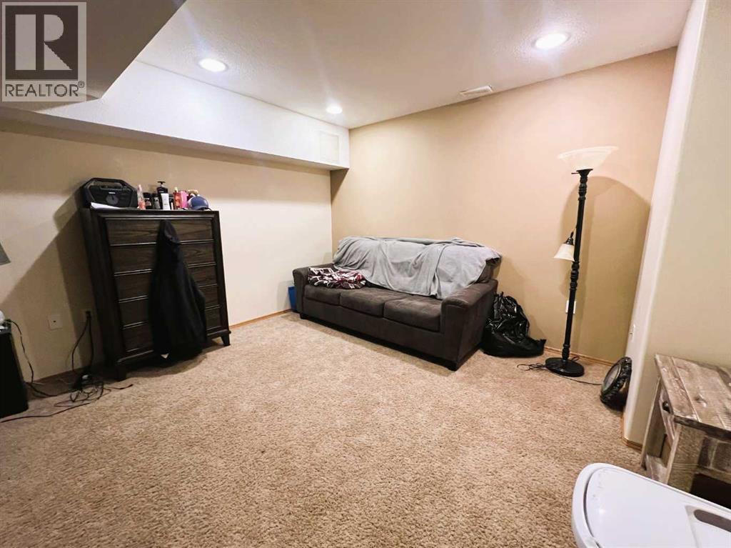 492 Hilton Crescent Ne, Medicine Hat, AB - Indoor