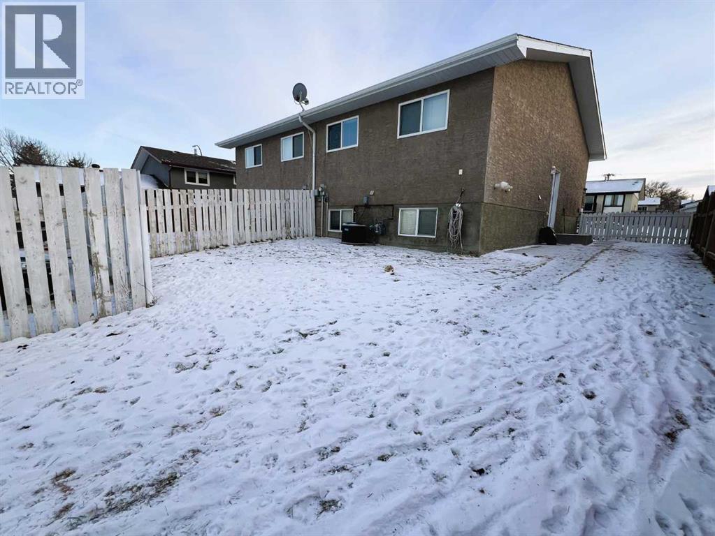 492 Hilton Crescent Ne, Medicine Hat, AB - Outdoor With Exterior